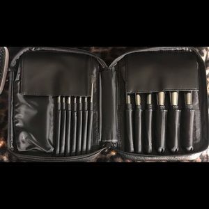 Laruce Full Pro Brush Case and Makeup Brushes NEW
